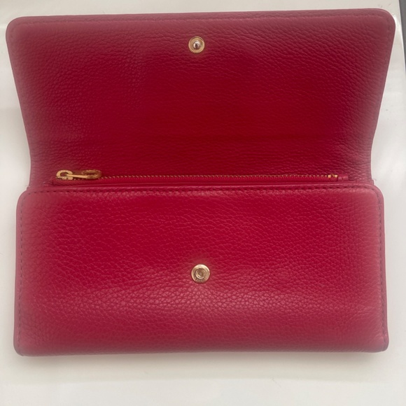 COPY - Marc Jacobs Red Wallet. - Picture 2 of 8